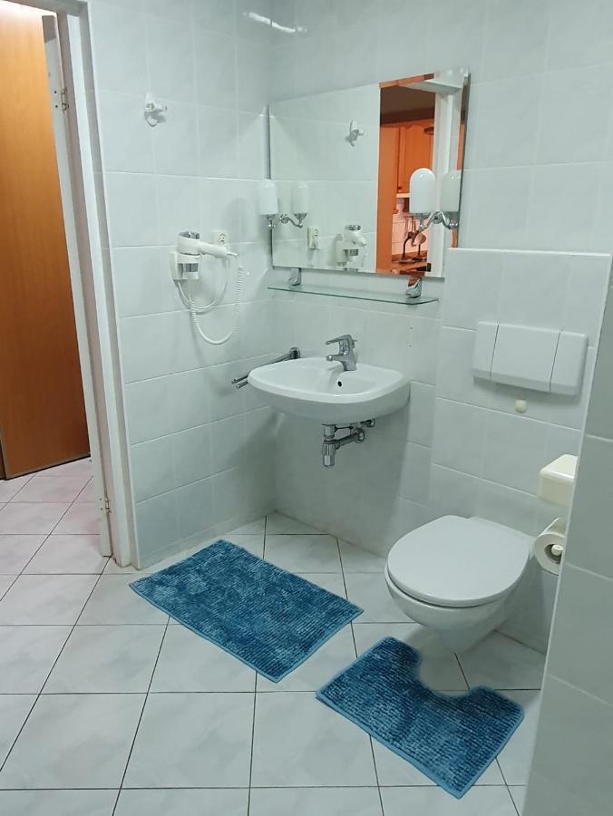 Apartment Koala Apartments: Beachside Pet-friendly With Wi-fi *