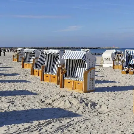 Koala Apartments: Beachside Pet-Friendly Stay with Wi-Fi Kolobrzeg Exterior photo